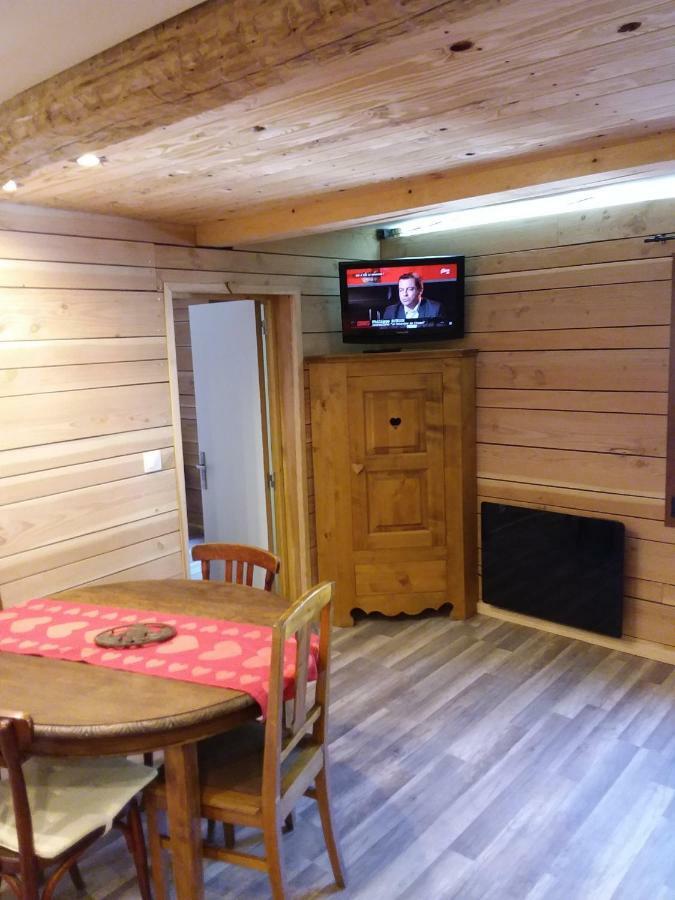 Le Woody Apartamento Saint-Étienne-de-Tinée Exterior foto